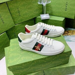 Gucci Ace Bee Embroidered White Leather Sneakers